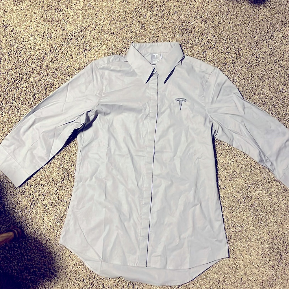 Tesla women’s embroidered 3/4 sleeve button up.NEVER BEEN WORN!
